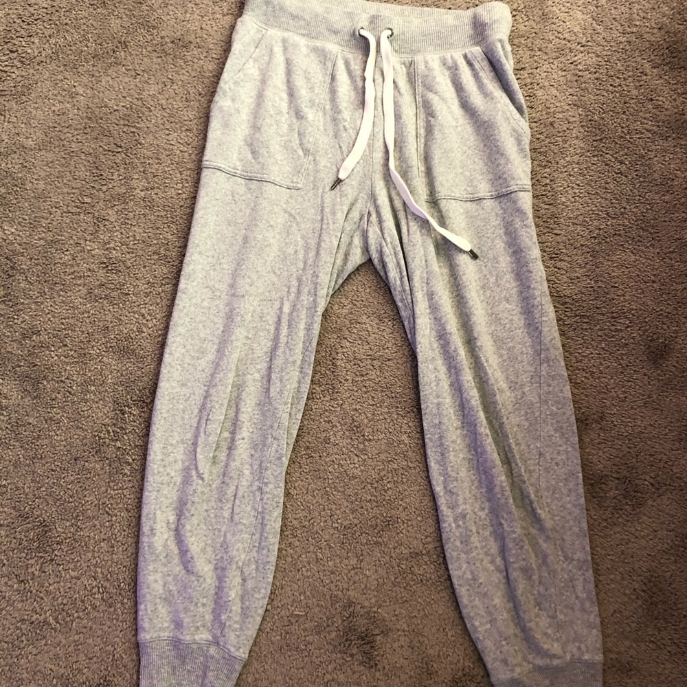 grey sweatpants